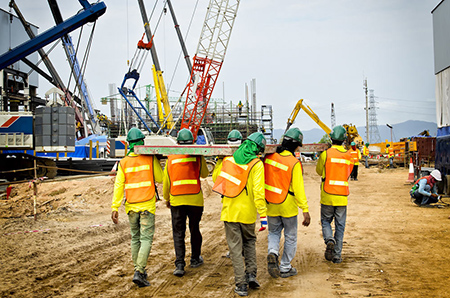 Enter the construction site safety precautions